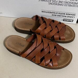 L.L. Bean Women's Maine Isle Leather Sandals